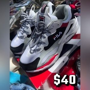 Like New tennis Shoes